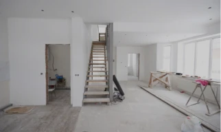 Reformas integrales 10 Tejados Alcala Henares Espacio interior de vivienda en proceso de reformas integrales, optimizando el diseño y mejorando la funcionalidad en Alcalá de Henares