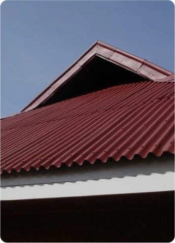 Instalación de Onduline Bajo Teja 7 Tejados Alcala Henares Tejado de onduline rojo con instalación de onduline bajo teja, proporcionando protección y durabilidad contra las inclemencias del tiempo